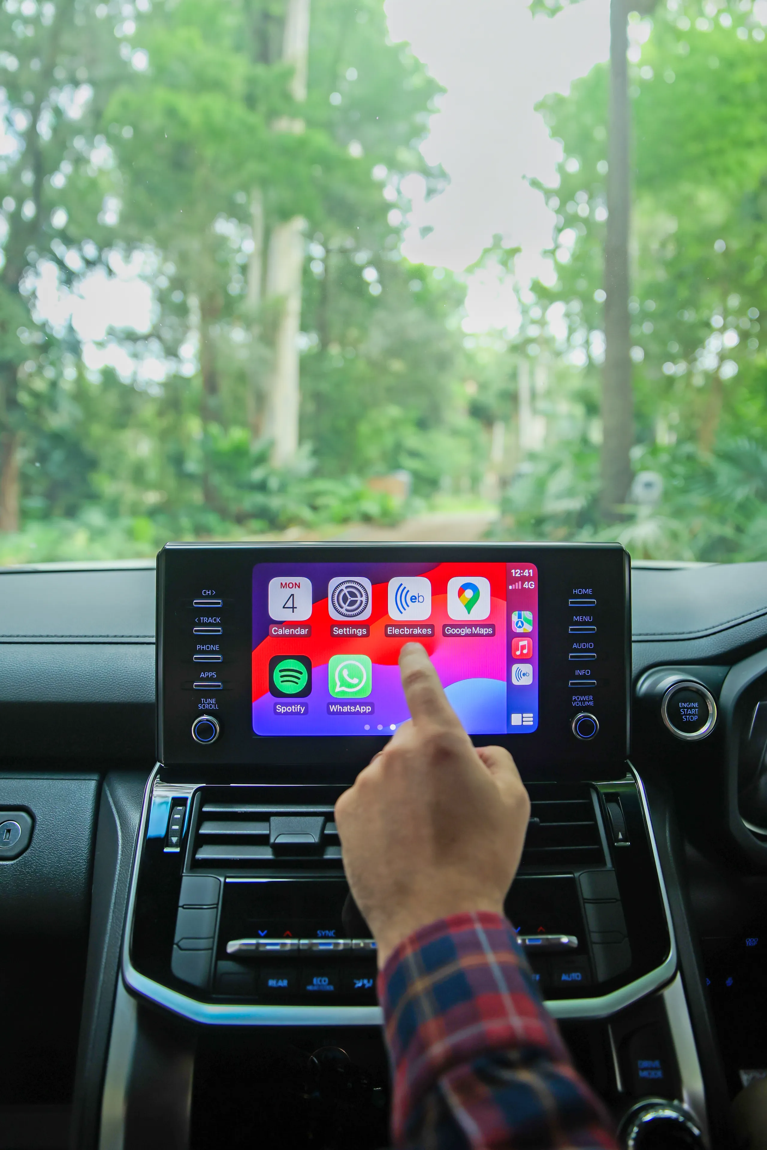 Elecbrakes app shown on a vehicle dashboard via Apple CarPlay