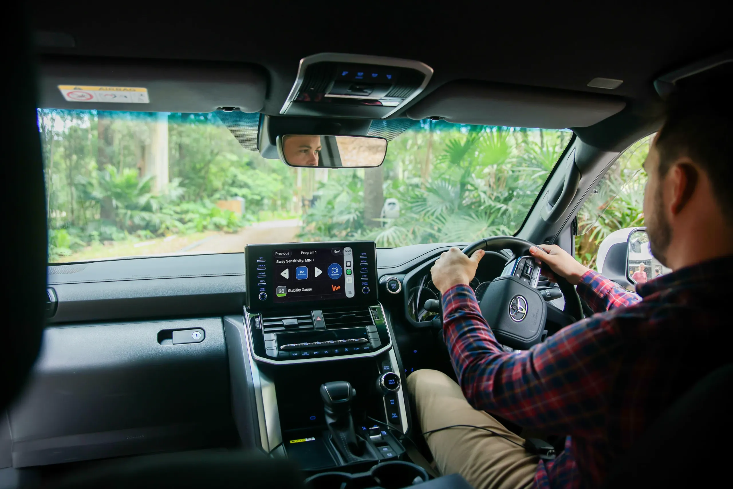 Apple CarPlay and Android Auto